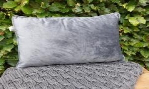 Velvet kussen grijs 30x50cm