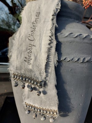 Lint kalkdoek grijs met belletjes Merry Christmas 