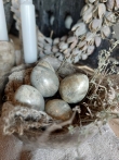 Troshanger ei, eggs, verweerd, sobere paasdecoratie, woonaccessoires, pasen, landelijke stijl wonen, landelijke woonaccessoires