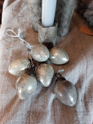 Troshanger ei, eggs, verweerd, sobere paasdecoratie, woonaccessoires, pasen, landelijke stijl wonen, landelijke woonaccessoires