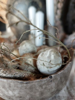Troshanger ei, eggs, verweerd, sobere paasdecoratie, woonaccessoires, pasen, landelijke stijl wonen, landelijke woonaccessoires