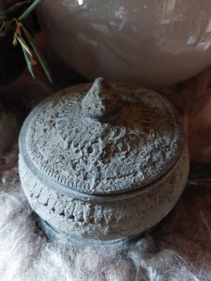 Stenen potje Nepal pottery 