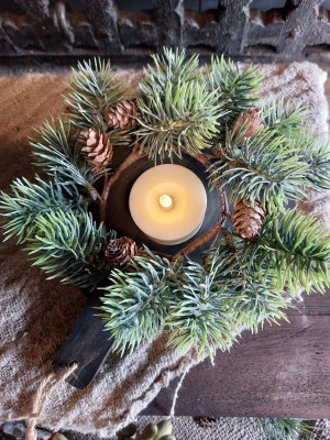 Kransje met dennenappeltjes