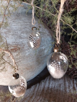 Glazen eitje met veertjes M